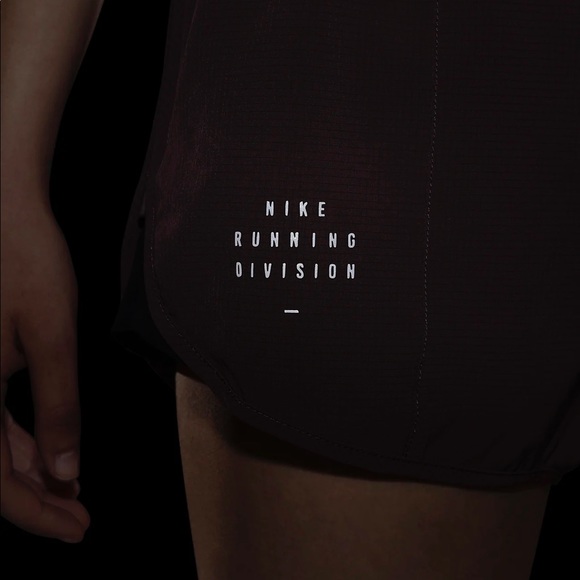 Nike DRi-FIT Run Division Tempo Luxe - Picture 7 of 10